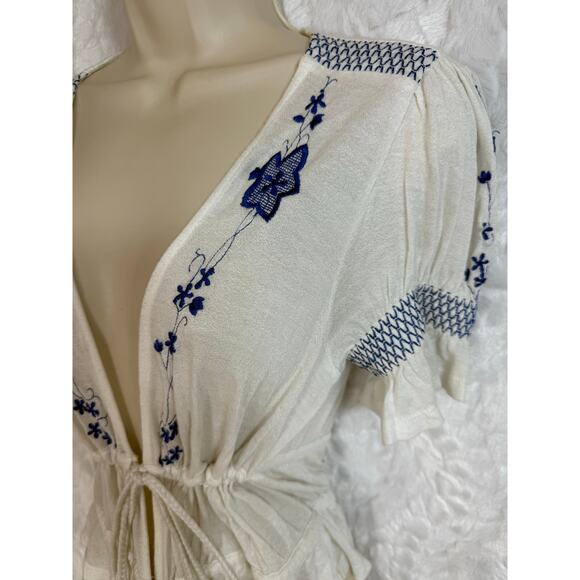 NWT Urban Outfitters Peasant Blouse Tie Front Blue Smocking / Embroidery Boho Sm - Picture 3 of 11